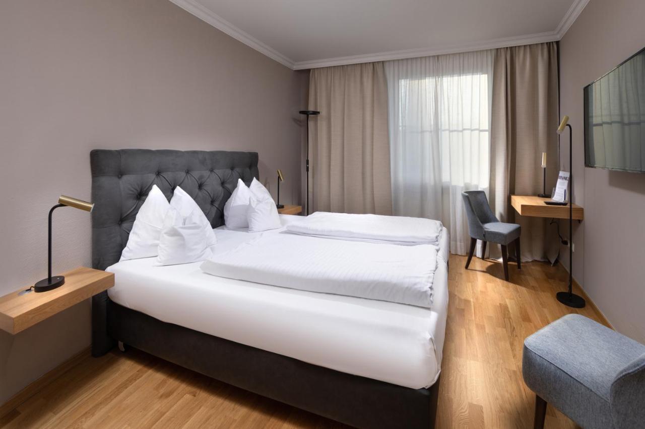 Hotel Goldene Sonne Landshut Exterior photo