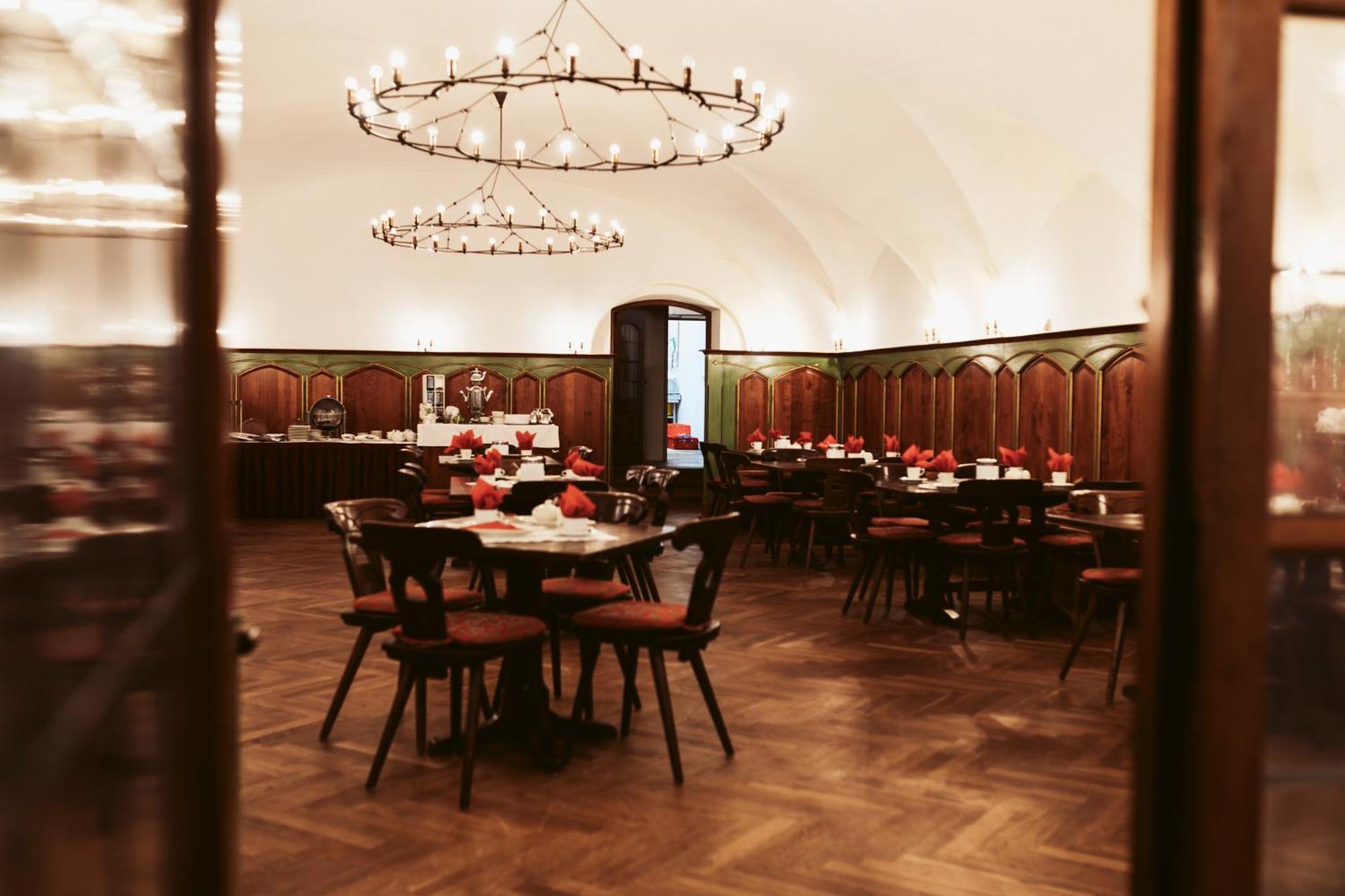 Hotel Goldene Sonne Landshut Exterior photo