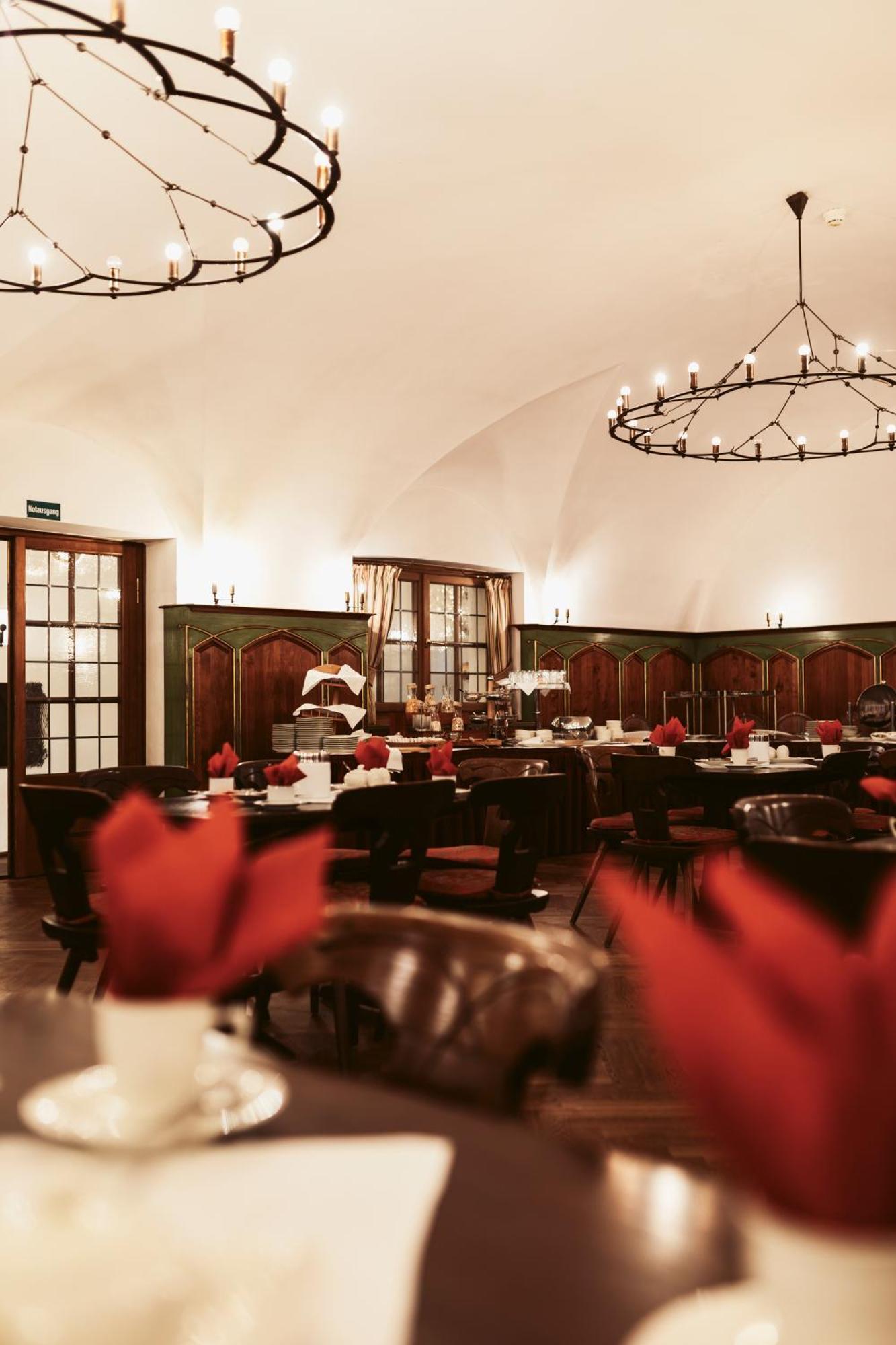 Hotel Goldene Sonne Landshut Exterior photo