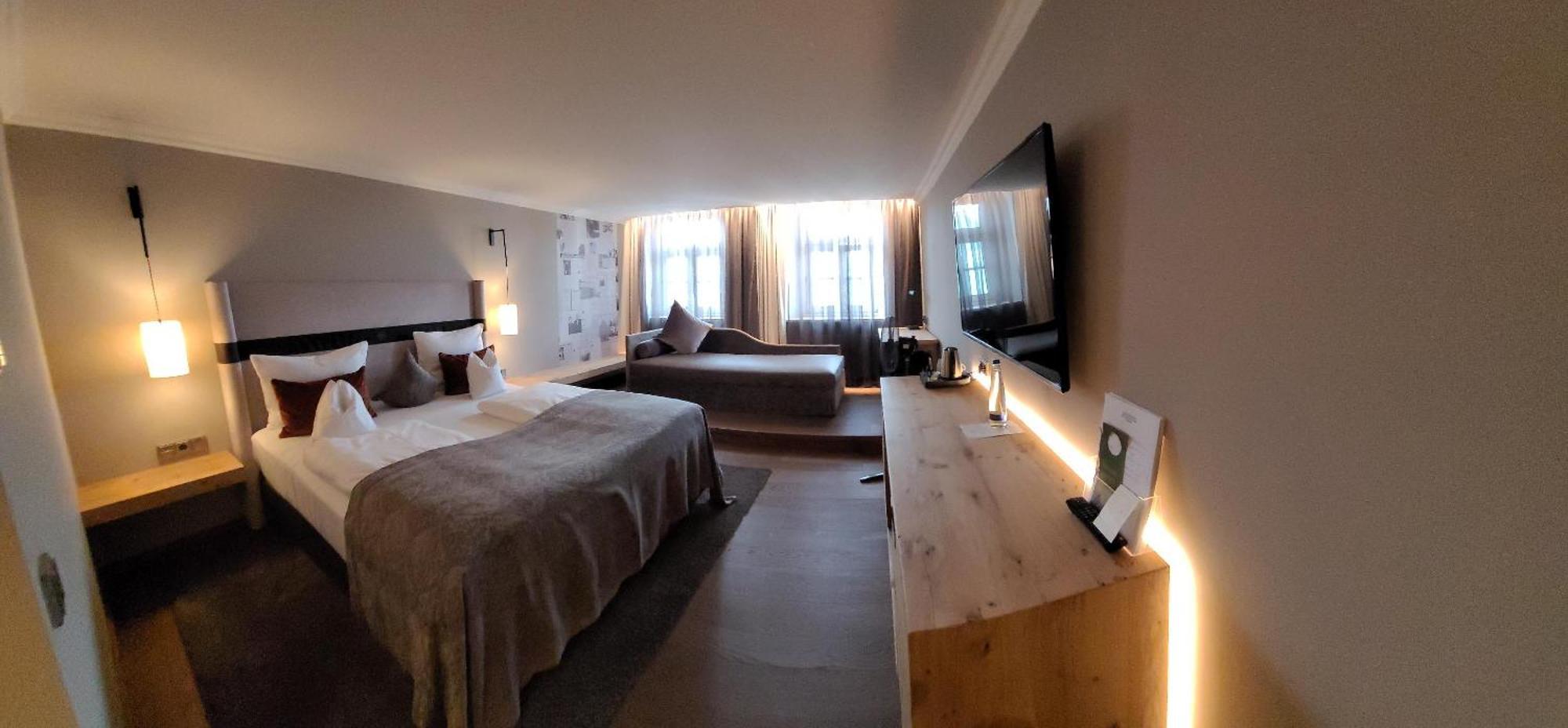 Hotel Goldene Sonne Landshut Exterior photo