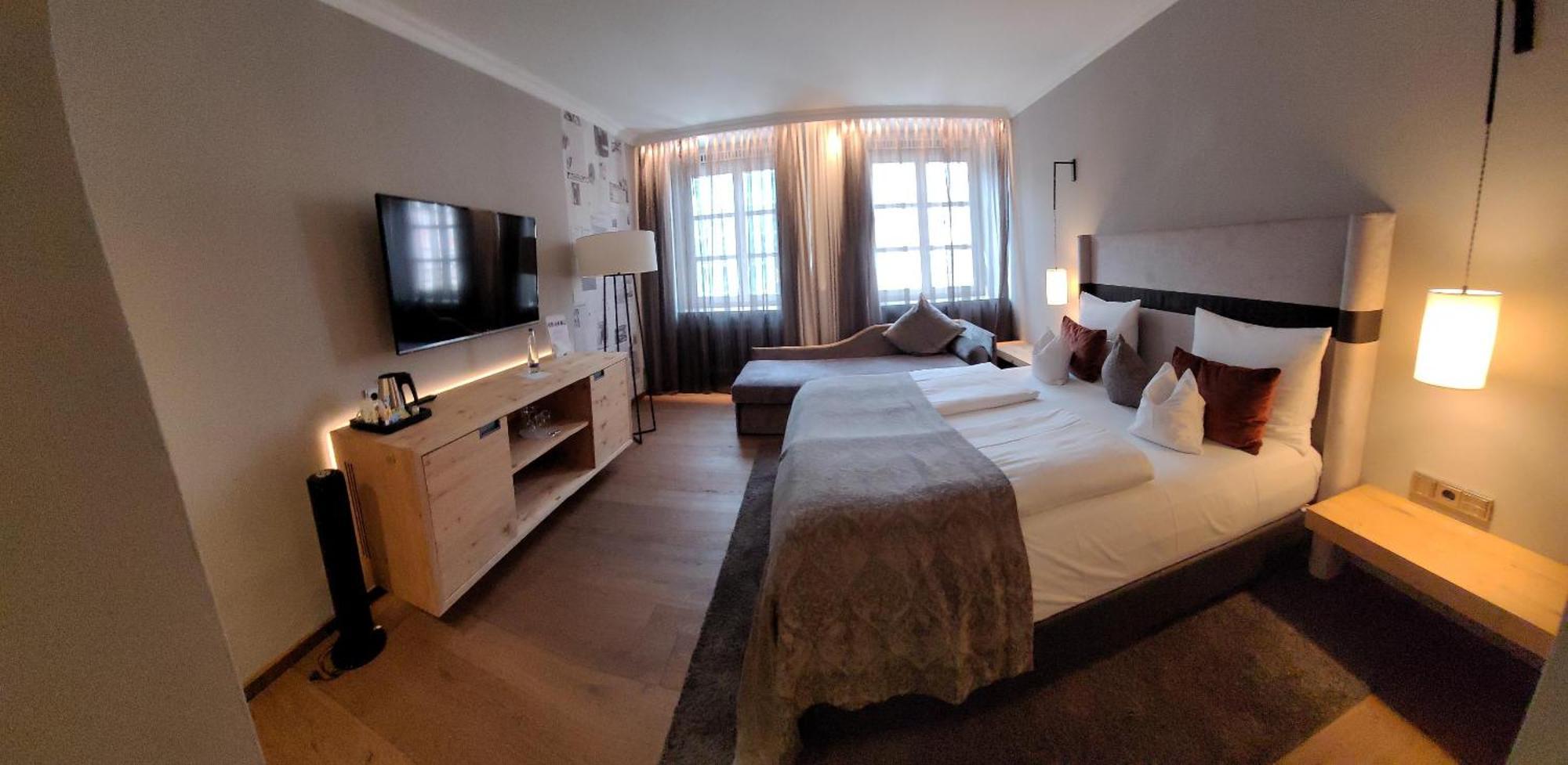 Hotel Goldene Sonne Landshut Exterior photo
