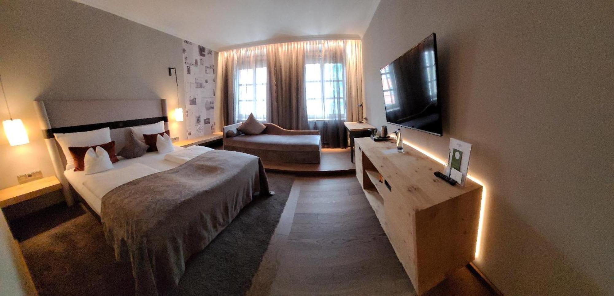 Hotel Goldene Sonne Landshut Exterior photo