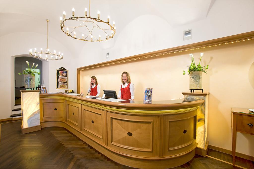 Hotel Goldene Sonne Landshut Exterior photo